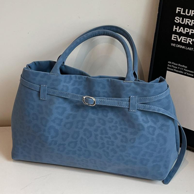 Handbag: European and American Retro Tote Bag with Suede and Large Capacity for Commuting