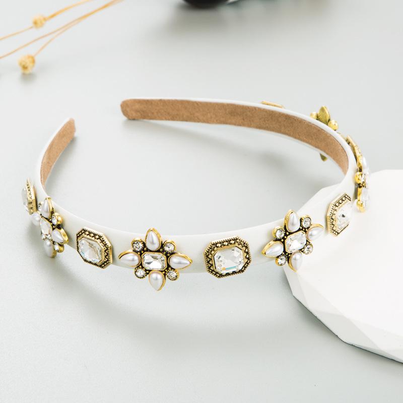 Vintage Metal Frame Emerald Crystal Headband Baroque Pearl Flower Hair Hoop Antique Gold Palace Royal Hair Accessory белый