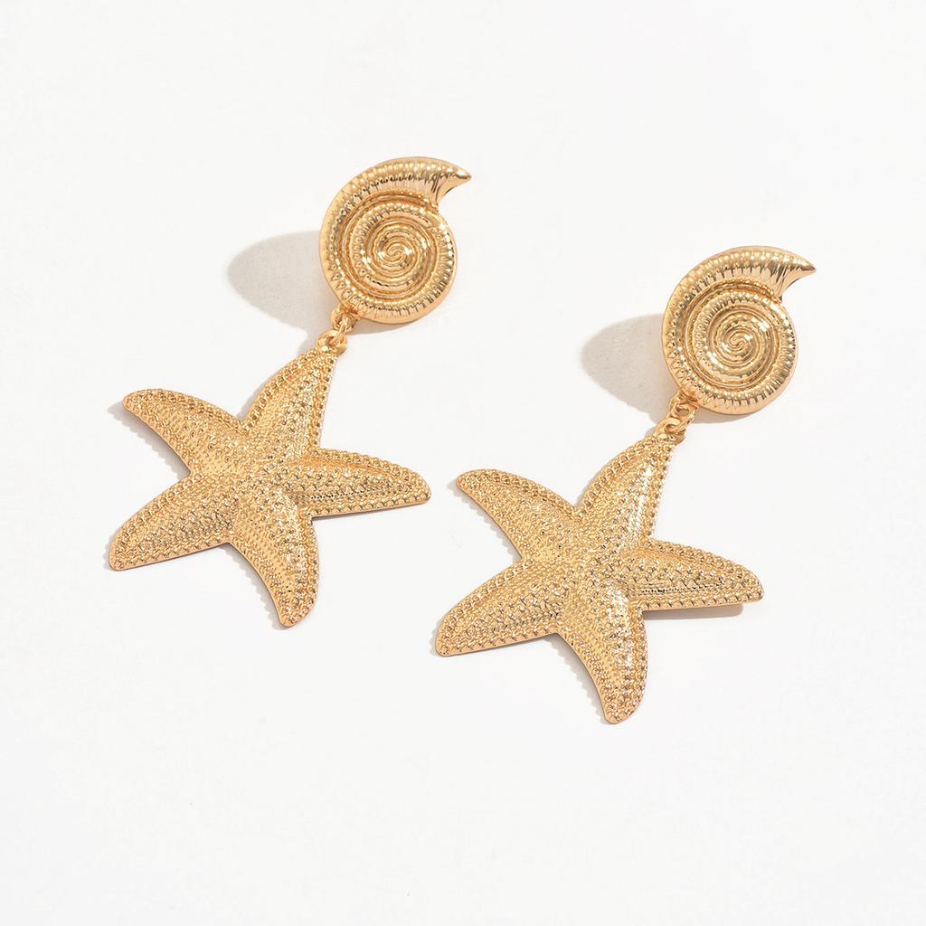 Gold earrings, European and American jewelry, creative design sense, starfish earrings, high-end sense holiday wind earrings, women