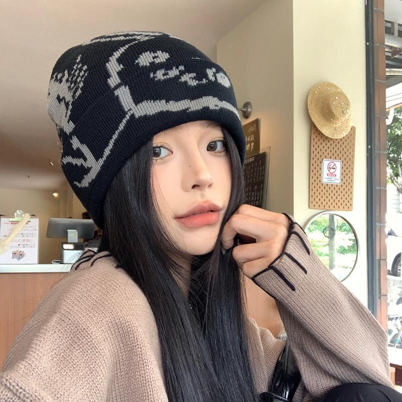 

Retro pixel rabbit knitted hat female autumn and winter versatile street hip hop warm face small pullover cold hat Adult (56-58cm) чёрный