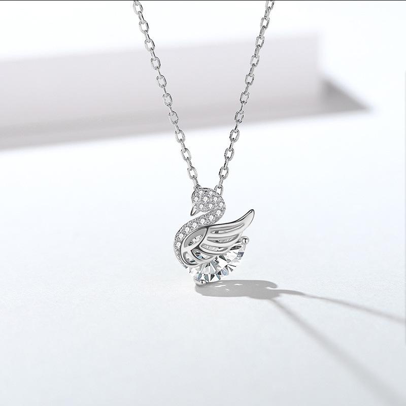 Korean Little Swan Rhinestone Pendant Necklace - Versatile Light Luxury Choker for Women, Perfect Valentine's Day Gift