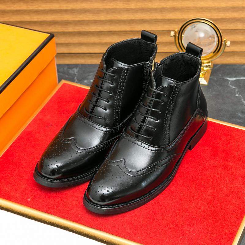 Men Brogues Boots Motorcycle Casual Ankle Boots Wingtip Dress Formal High Top Black White Leather Boots Over Sized
