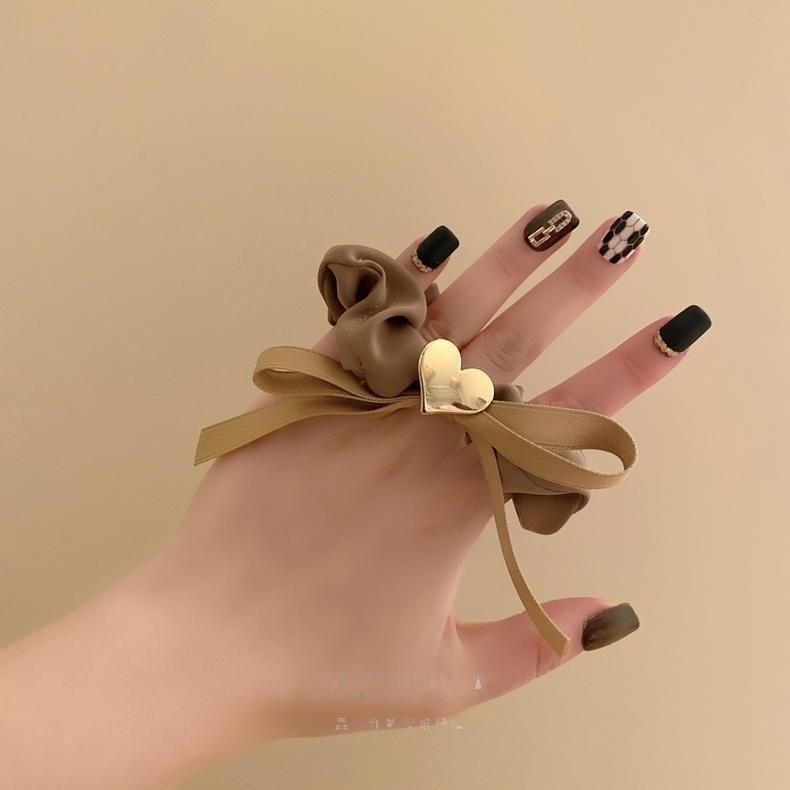 Hair ring French retro satin large intestine ring adult temperament hair accessories simple Joker Pearl balls hair rope.