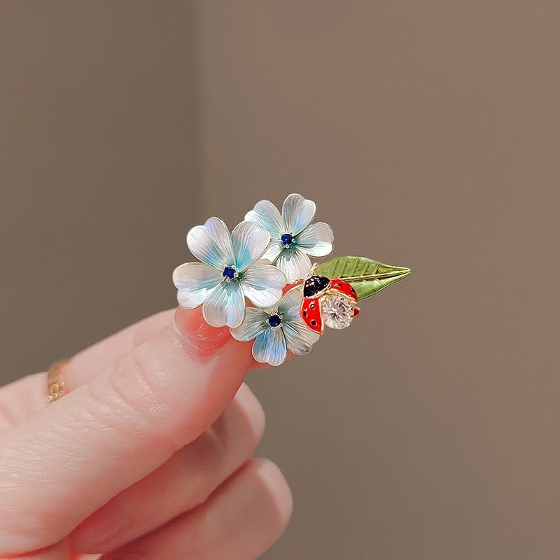 

Юцай Корейский стиль Ретро Цветок Броши-булавки Божья коровка Многоцелевой Костюм Элегантная Эмаль Лотос Брошь для Женщин PD2311