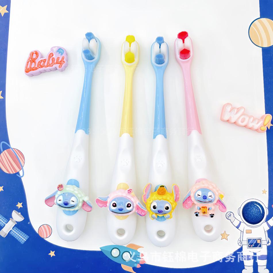 Cepillo de dientes infantil con forma de Stitch para edades de 3 a 12 años, Cerdas suaves, Protección avanzada de encías y dientes, Cabeza pequeña.