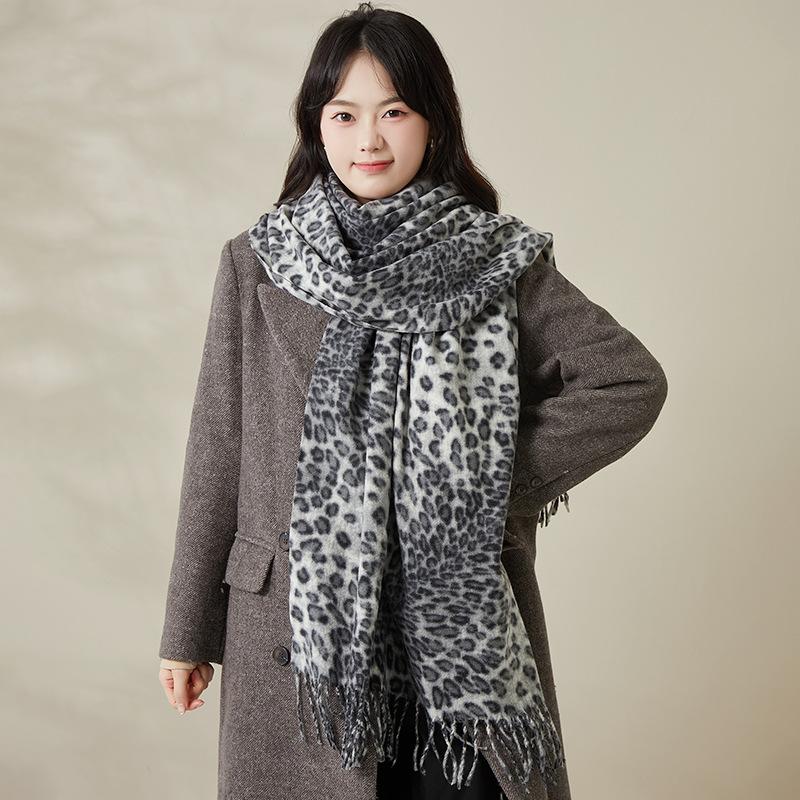 Hot-selling scarf women's winter new imitation cashmere leopard print fringed scarf thickened warm neck scarf shawl