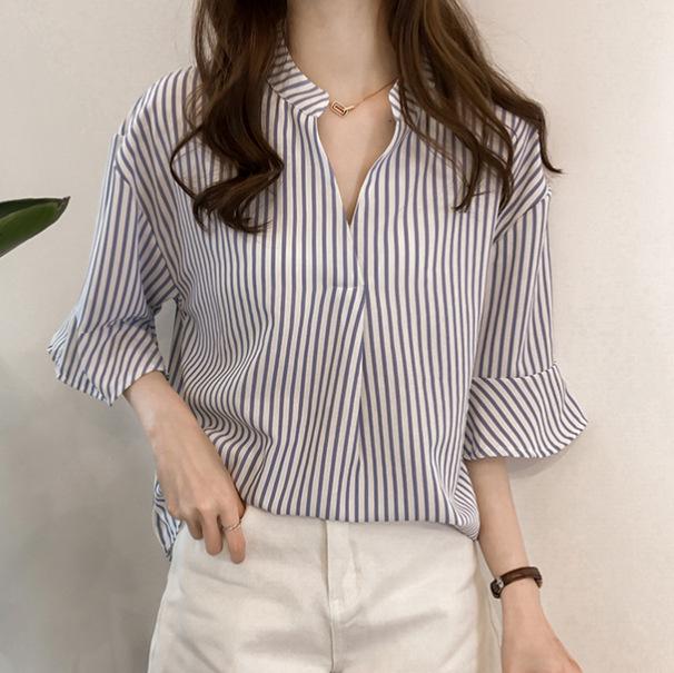 

Plus Size Women s Summer 2025 Korean-Style V-Neck Striped Seven-Sleeve Casual Shirt 2XL рожевий