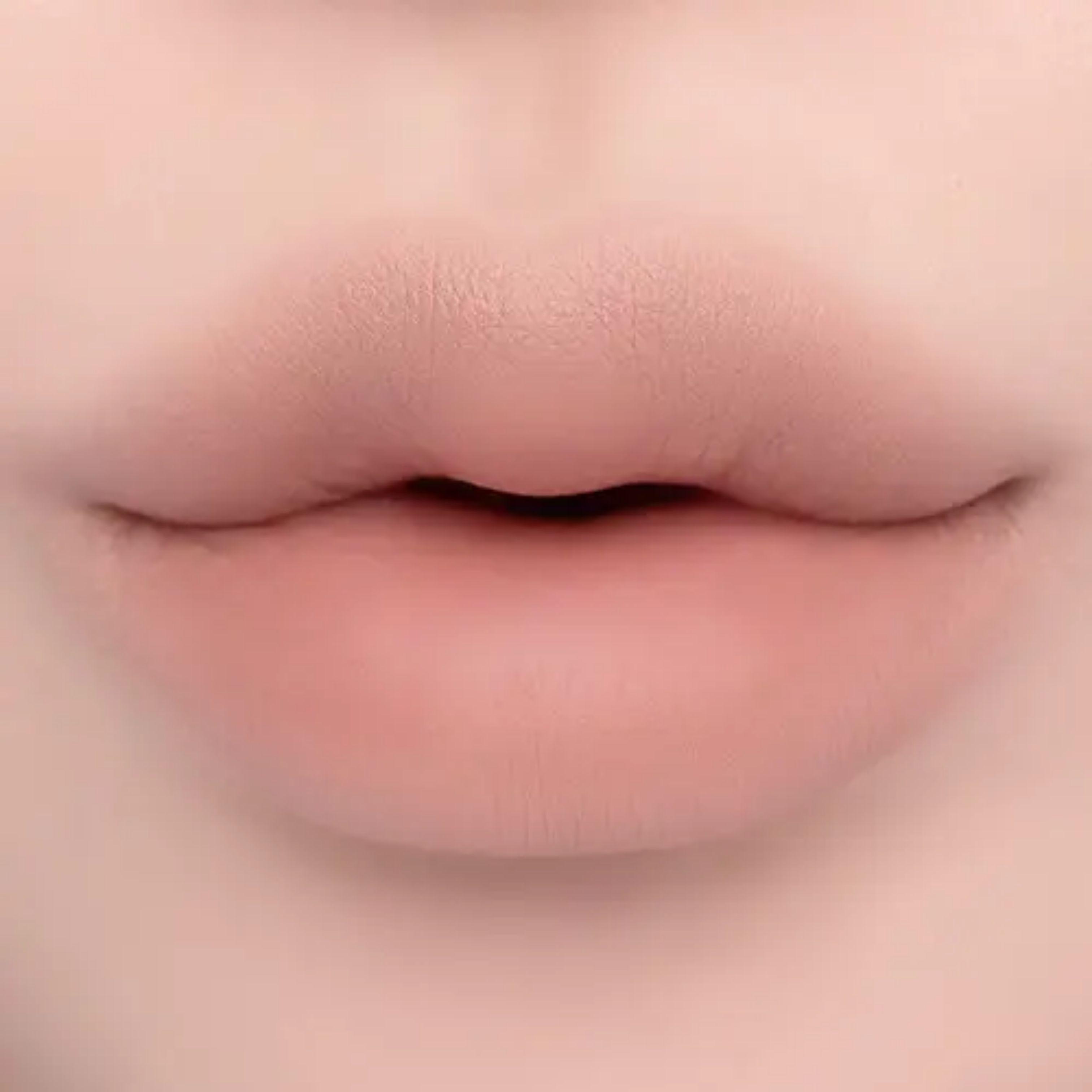 

Олівець для губ CLIO Velvet 1,45 г(+ Точилка) (8 кольорів) 11 Peach Cream