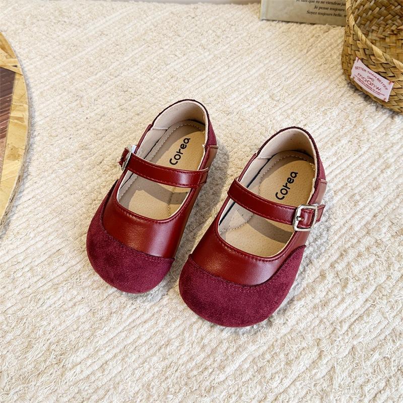 Girls shoes 2025 spring and autumn new shallow mouth round head shoes fashionable flat princess small leather shoes grandma shoes versatile