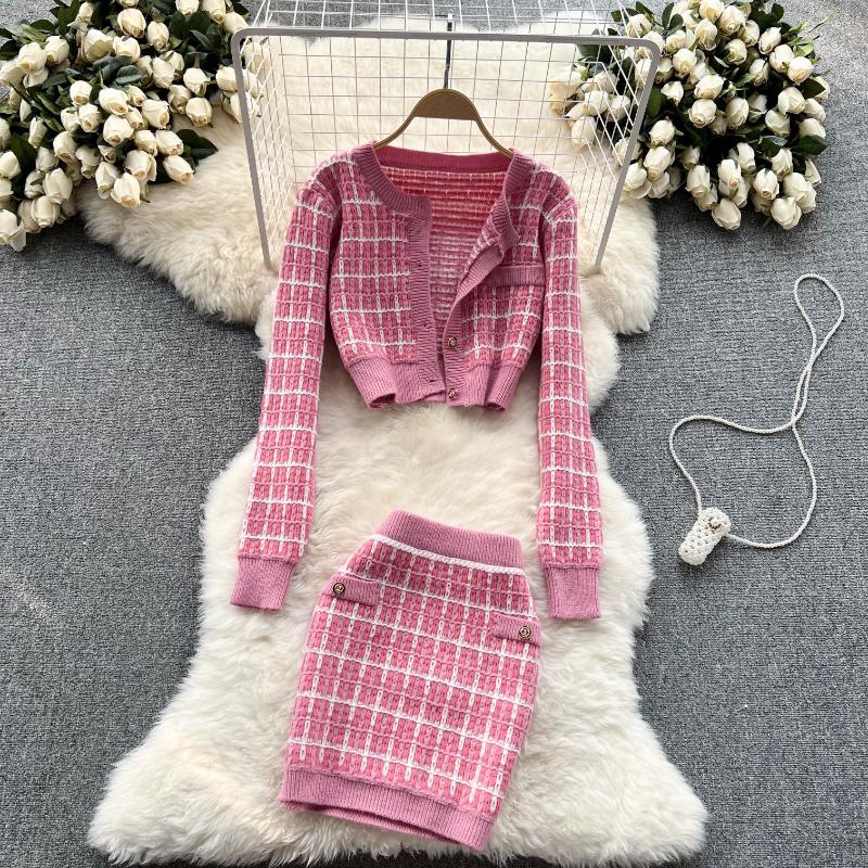 Süßes Mädchen Elegantes gestricktes 3-teiliges Set für Frauen Kurze Strickjacke Niedliche Weste Minirock Weiblicher Vintage Hohe Taille Plaid Partyanzug