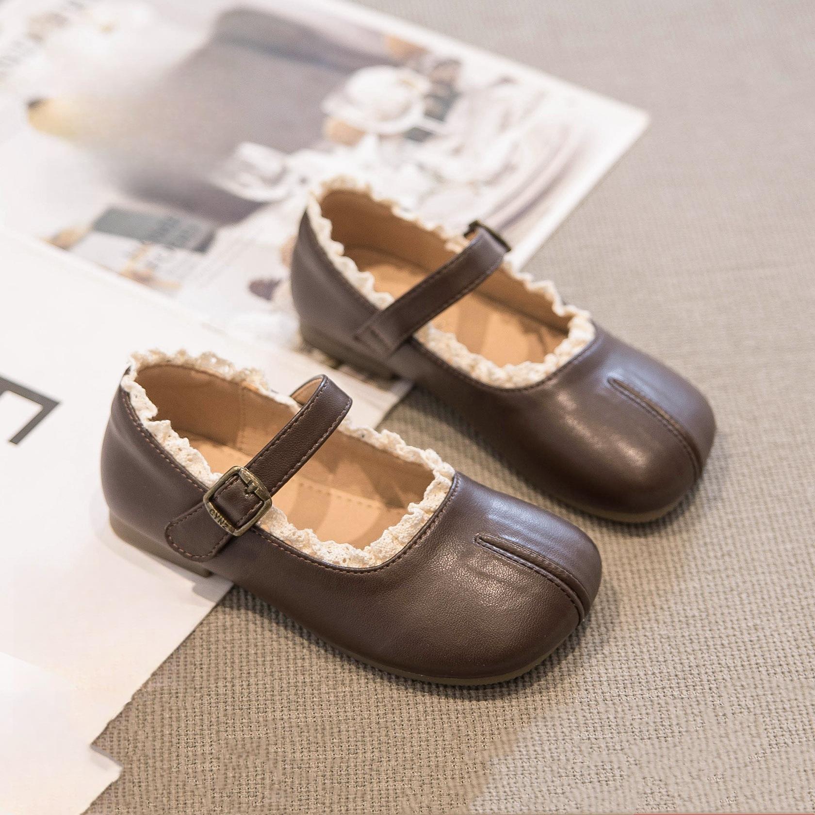 

Девочки маленькие кожаные туфли 2025 новые весенне-осенние детские туфли туфли принцессы женские сокровище одинарные туфли черные мягкая подошва девочки осень 36