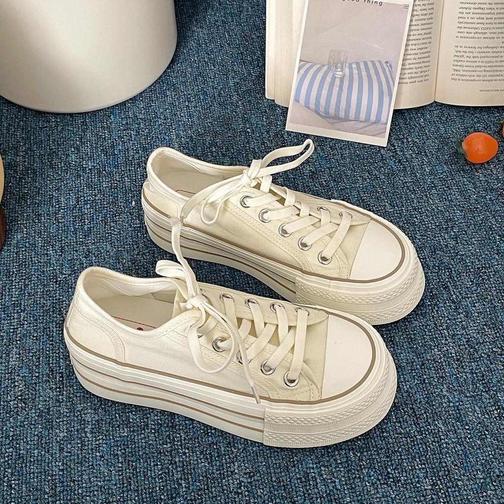 Casual Lightweight Retro Round Head Platform White Shoes Women's 2025 New Summer Leisure Sports Soft-soled Canvas Board Shoes