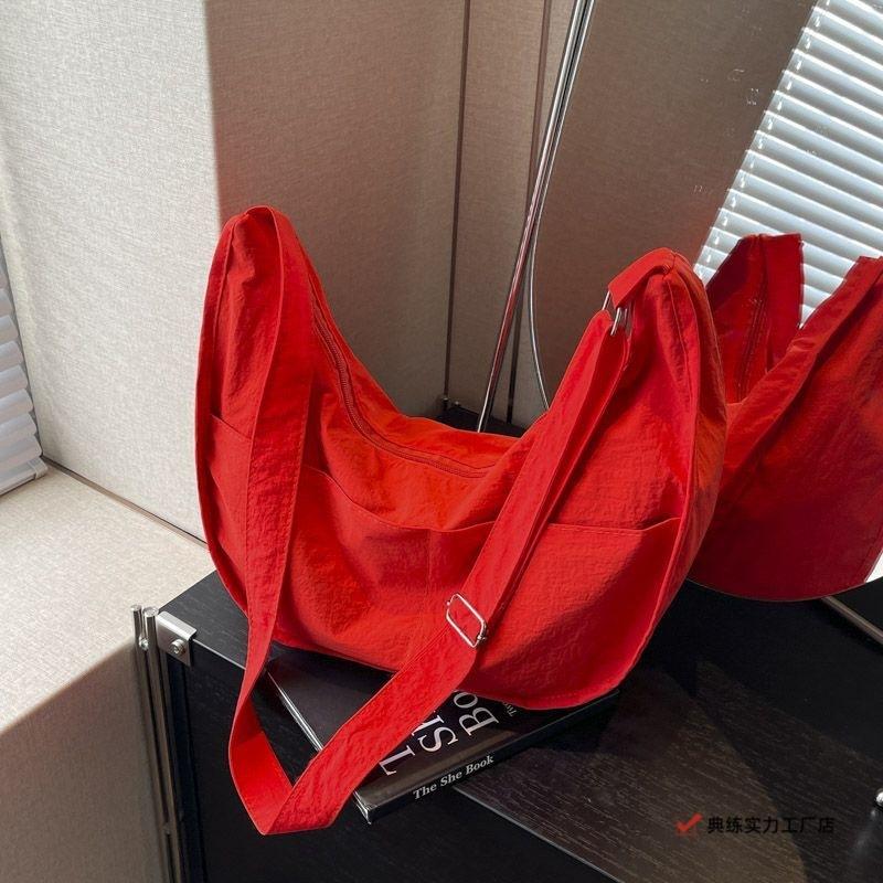 Waterproof Nylon Cloth Bag Messenger Bag New Versatile Dumpling Bag Simple Large Capacity Student Class Shoulder Bag