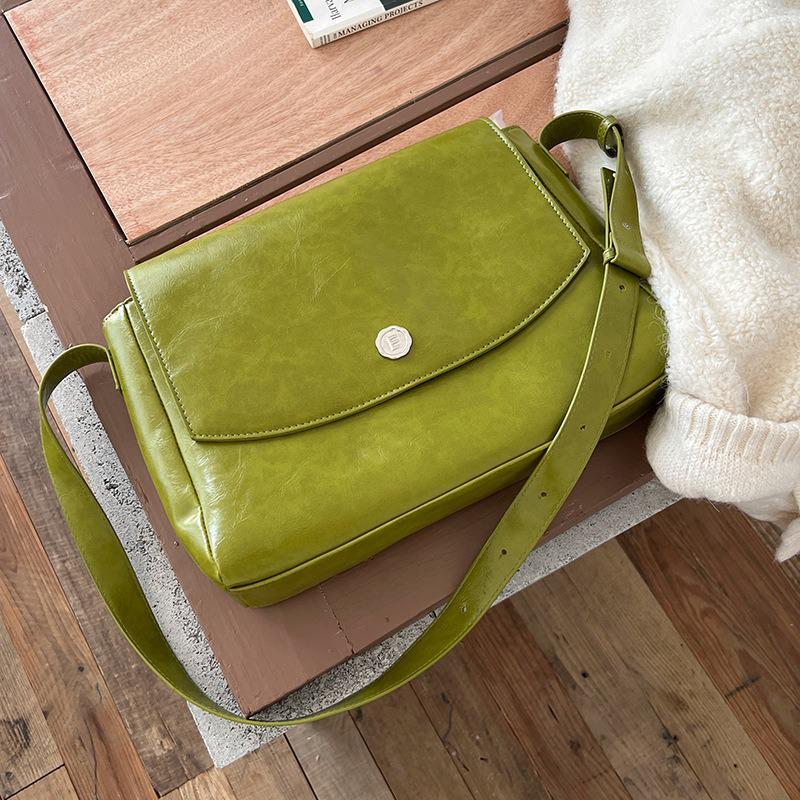 2025 Spring Retro Large-Capacity Tote: Stylish Crossbody Messenger for Women