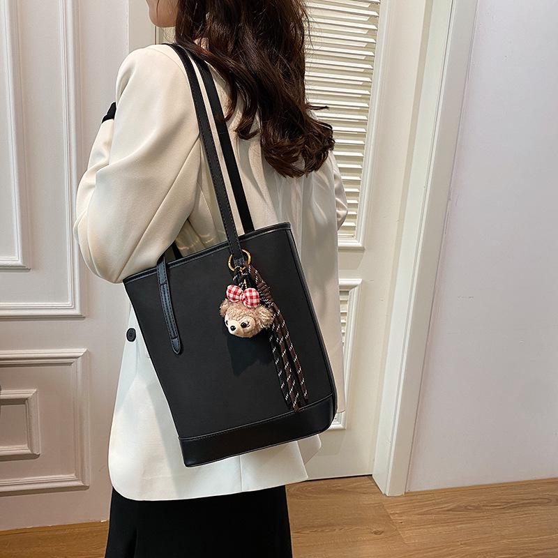 2025 New Fashion Trend Women's Shoulder Bag Crossbody Bag Bucket Bag Macaron Premium Textured Bag