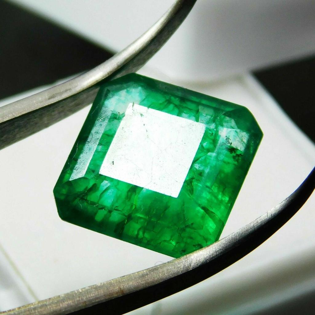 Natural Green Emerald Loose Gemstone Square Shape 6.20 ct for Jewelry Making and Gem Collections