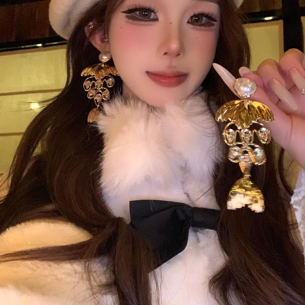 European-American Zirconia Fishtail Tassel Earrings with Pearls - Exaggerated, High-End Light Luxury Design for Women