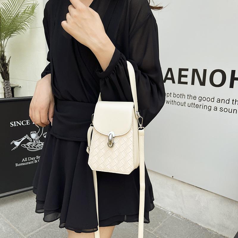 Today's popular bag women's new portable small square bag versatile messenger mobile phone bag small bag