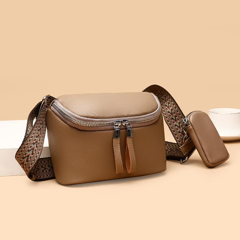 Leather Women'S Bag First Layer Cowhide Women'S Shoulder Messenger Bag Mini Small Lunch Box Bag Simple Breast Bag Tide