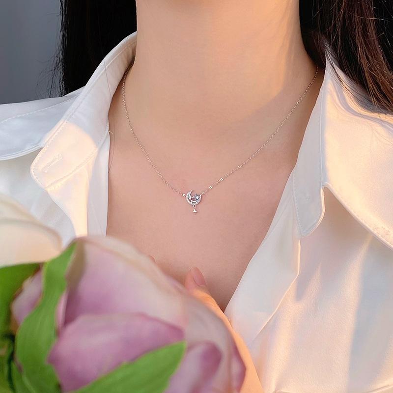 Collier Fantaisie Étoile Lune Planète pour Femme Sens du Design Minoritaire, Sens Avancé, Chaîne de Col Mode