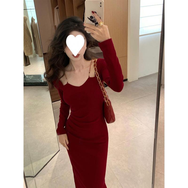 Spring and Autumn New Temperament Royal Sister Skinny Red Pure Desire Wind Buttocks Long Dress New Robe Suspender Chain