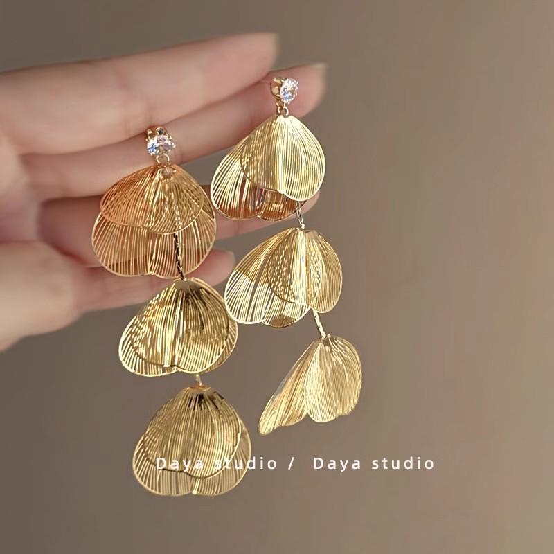 

Серьги-пусеты «Летний курортный стиль Мори Сладкий лепесток 2025»