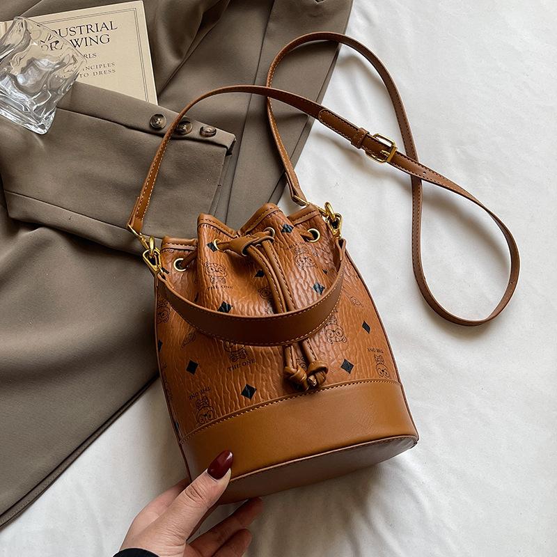 

Трендовый нишевый дизайн Корейский темперамент легкая роскошь сумка-ведро на шнурке женская для работы продвинутое чувство сумка-мессенджер