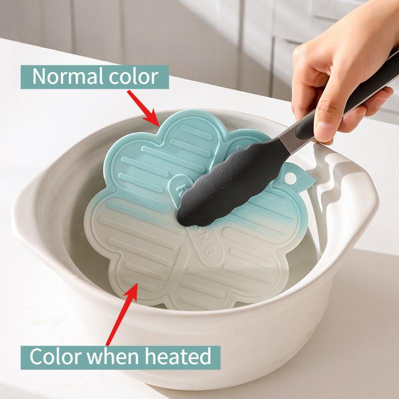 1pc Heat-Resistant Pads Color-Changing When Heated Soft Rubber Pot Holders Burn-Proof Kitchen Household High-Temperature Pads