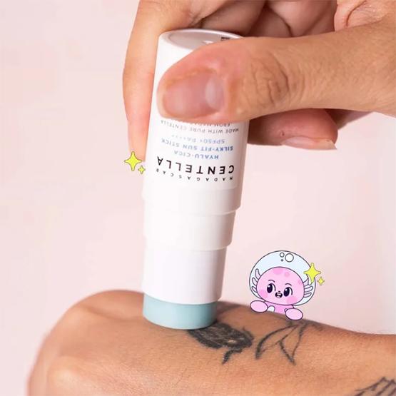 Skin1004 Madagascar Centella Hyalu-Cica Silky Sun Stick [Mini] SPF 50+ PA++++ 7g