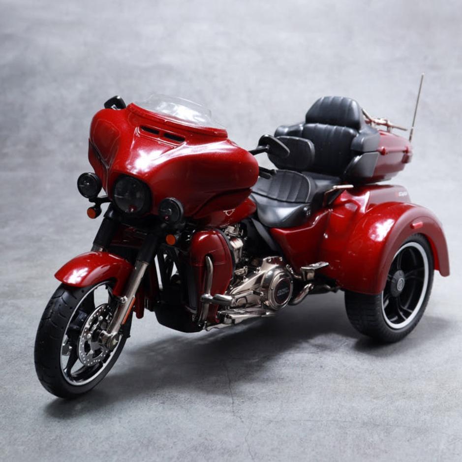 [Maisto] 1:12 Scale Harley-Davidson 2013 FLHRC Road King Classic / 2015 Street Glide Special Diecast Motorcycle Model