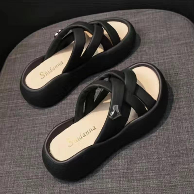 

Модные крутые тапочки женская модная верхняя одежда 2025 лето новая толстая подошва женская обувь 40-41 чёрный