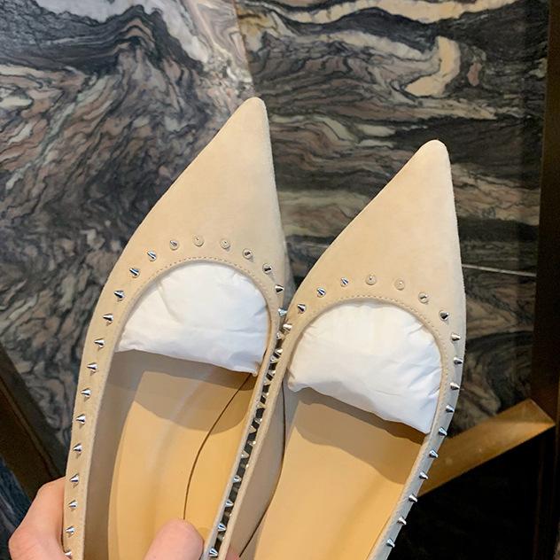 

Cowhide version~ French rivet leather shallow mouth single shoes women s spring and autumn pointed shoes gentle wind flat shoes evening ladyshoes 40 абрикосовый