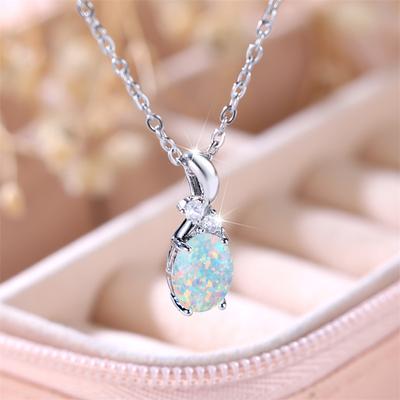 Süßer weiblicher weißer Feueropal Stein Anhänger Halskette Silberfarbe Oval Halsketten für Frauen Mode Hochzeit Schmuck Geschenk