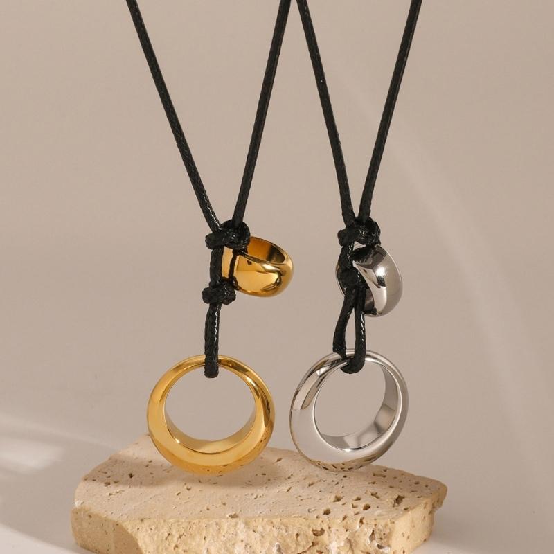 High Quality Alloy Circle Necklace Beautiful Hollow Circle Necklace Unique Neck Chain Enhancing Everyday Elegances