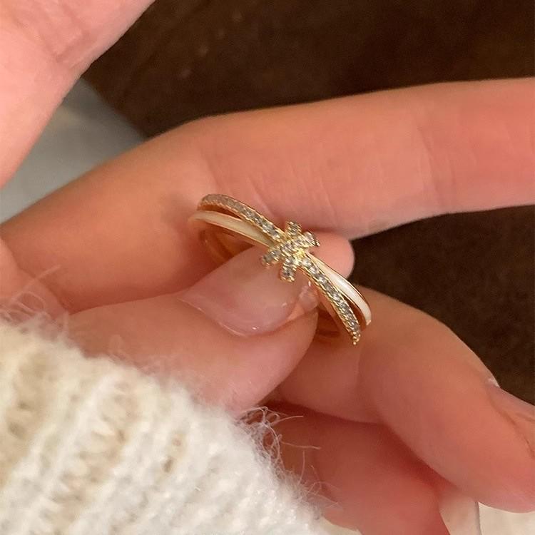 Gold Enamel Double Layer Knotted Ring for Women - Niche, Luxurious Design with Unique, Versatile, Exquisite Style