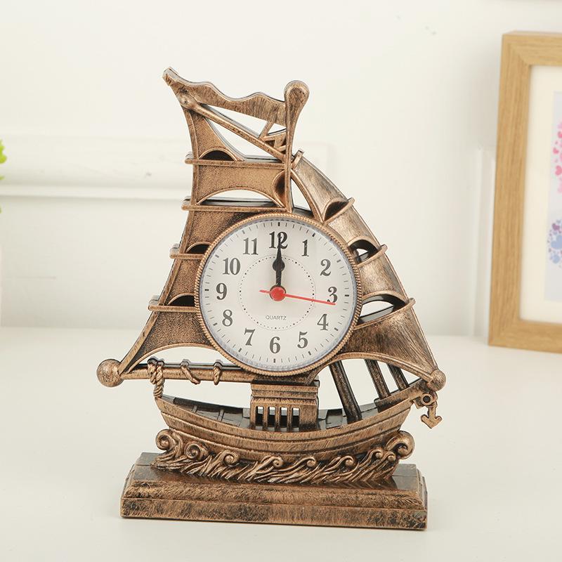R1622 Cartoon Couple Robot Alarm Clock - Silent Movement, Battery-Operated for Student Bedrooms