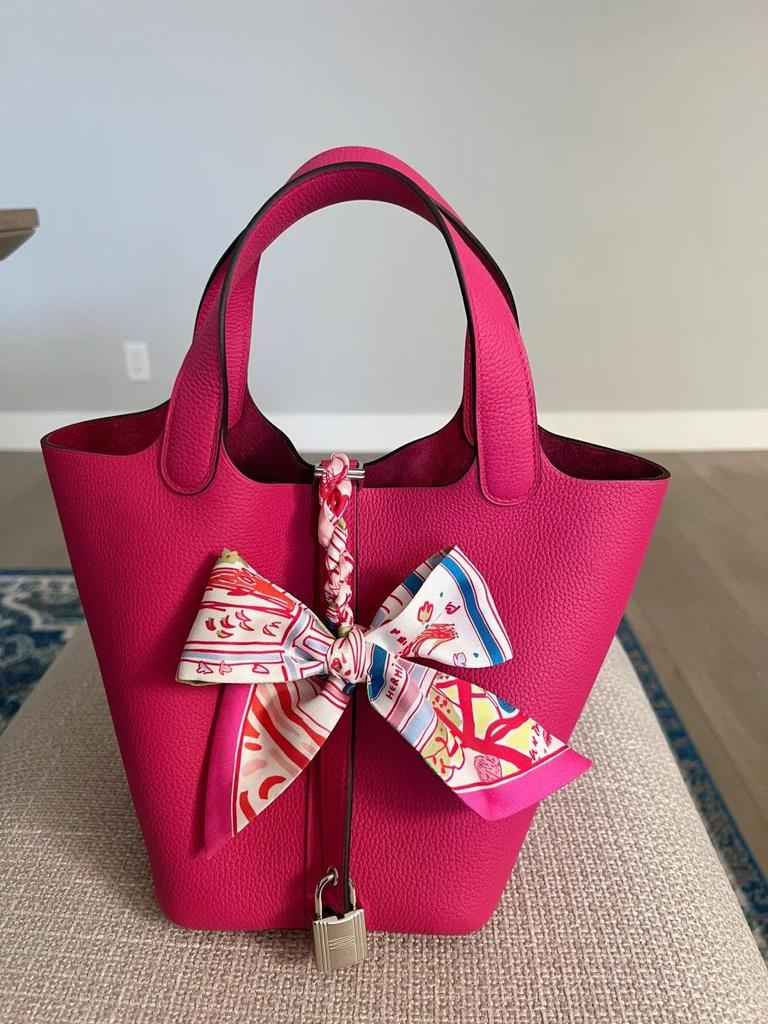 Bolso de Mano para Mujer con Grano de Lichi: Bolso Cubo Versátil, de Alta Gama y de Moda 2025