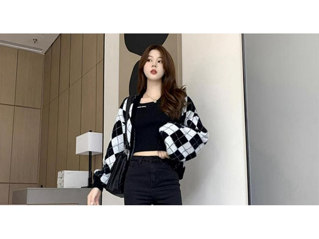 2023 Summer High Waist Black Slit Straight-Leg Petite Jeans