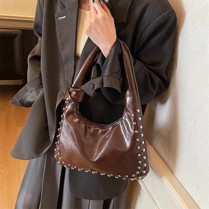 Sac Hobo en Cuir pour Femme Sac à Bandoulière Riveté avec Détail Nœud