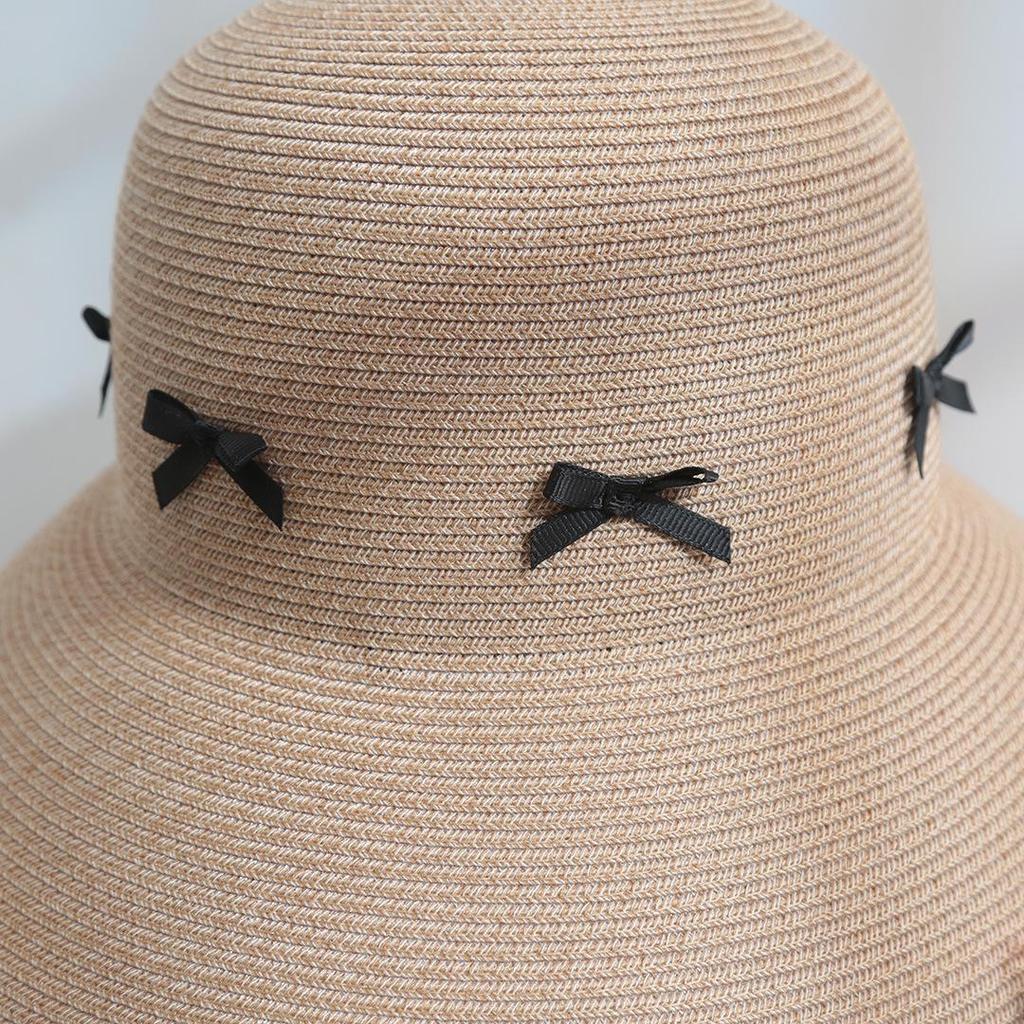 Women's Summer Sun Hat: Foldable Bow-Trimmed Straw Hat with Large Brim for Seaside Vacations
