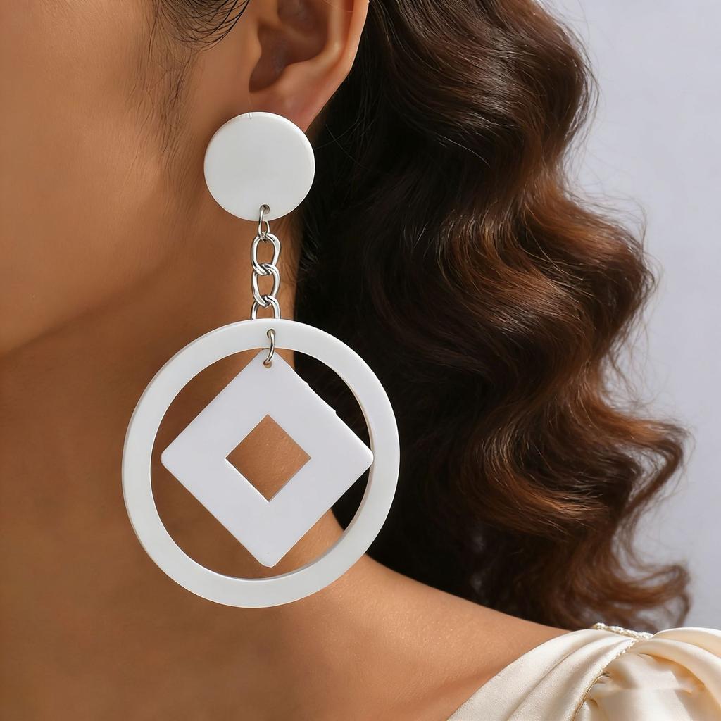 Large Exaggerated and Sexy Big Circle Earrings, Earclips and Hipster Party Accessories On The Streets of Europe, America, Japan and Korea