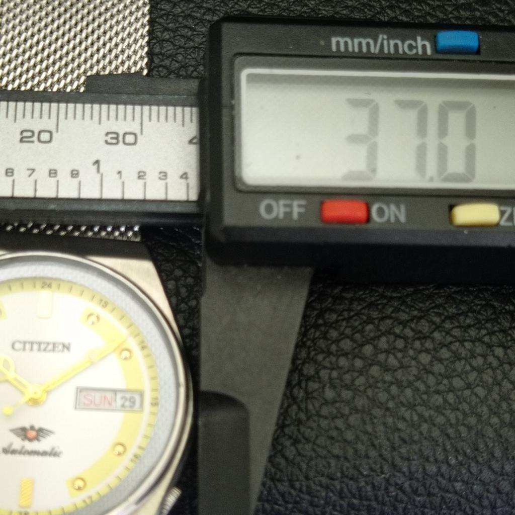 VINTAGE CITIZEN AUTOMATIC 8200 JAPAN MENS WHITE COLOR DIAL WATCH A702140-5 R208-a702140