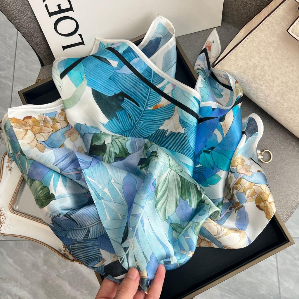 Hangzhou Silk 100% Mulberry Silk Versatile Watercolor Jungle Silk Scarf Femininity Silk Scarf 70Cm Square Scarf Shawl