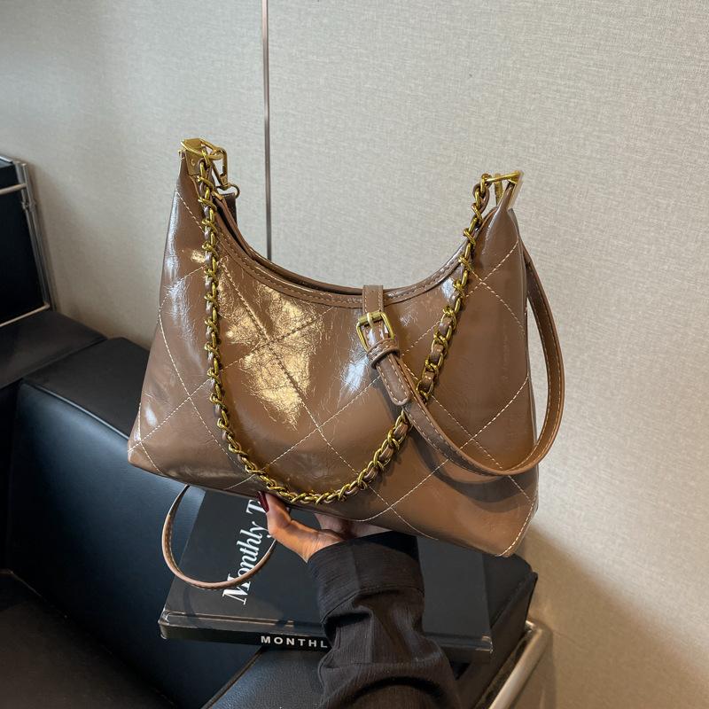 Niche design textured commuter handbag 2025 autumn and winter new retro diamond chain messenger tote bag
