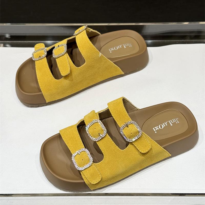 

Stepping on shit feeling rhinestone belt buckle thick bottom one-word slippers women wear 2025 summer new leather beach cool slippers 35