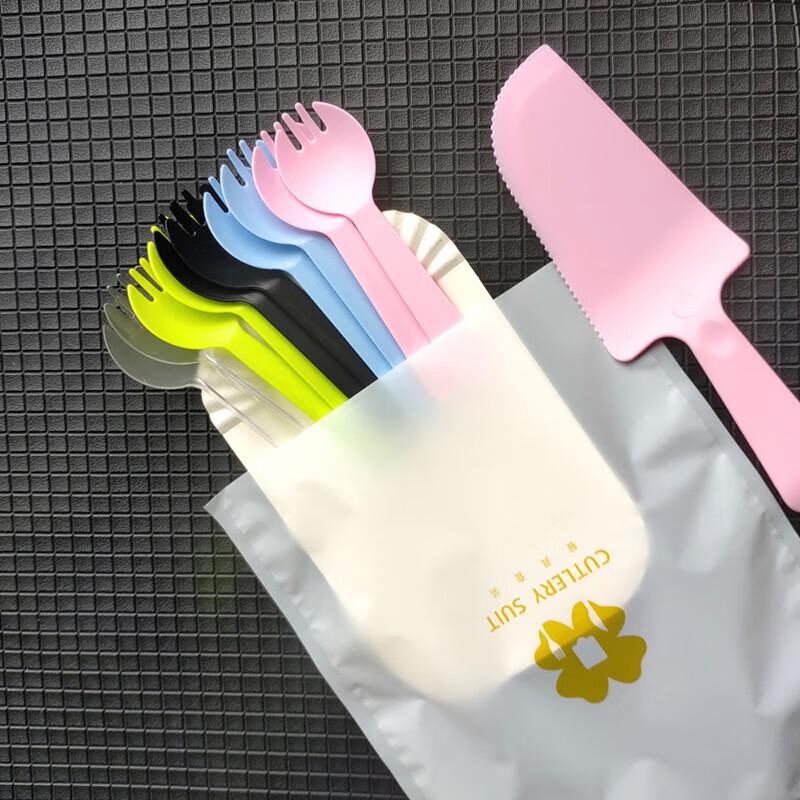 

Pabei Disposable Plastic Party Plate & Cutlery Set