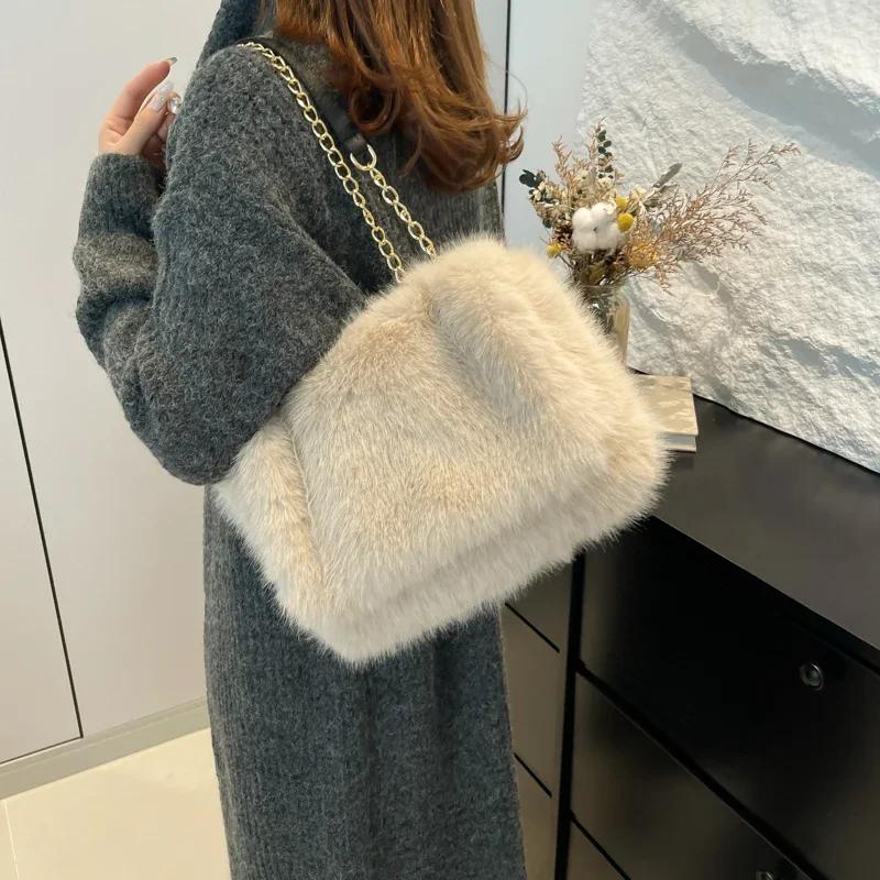 Autumn and Winter Fashi Ccise Underarm Bag Casual Cute Plush Temperament Shoulder Bag 2026 New Solid Sweet Women's Tote Bags
