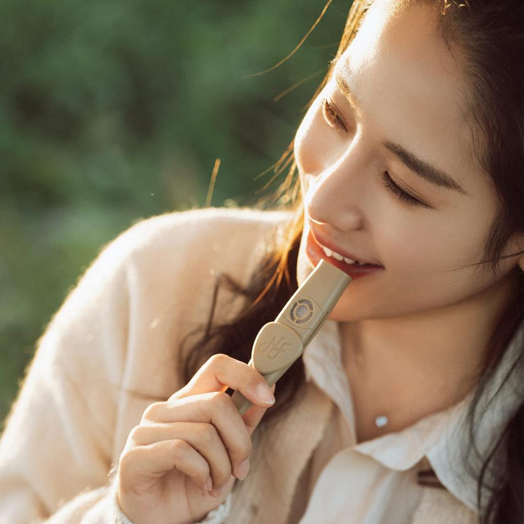 NF Audio a Kazoo with made by a professional audio equipment Features the same diaphragm as earphones and wind Kazoo01, professional-grade strap,