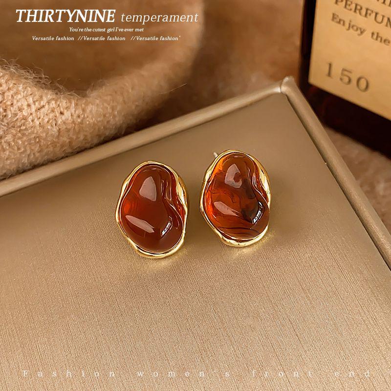 Autumn Retro Amber Stud Earrings - 2025 New Stylish High-End Design for Women