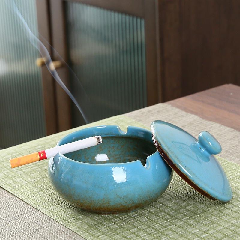 Creative European-Style Ceramic Ashtray with Dustproof Lid